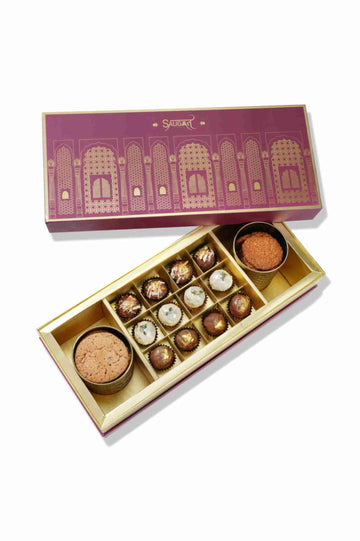 Saugaat signature box of 12